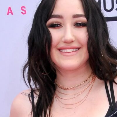 NOAH CYRUS NET WORTH 2022