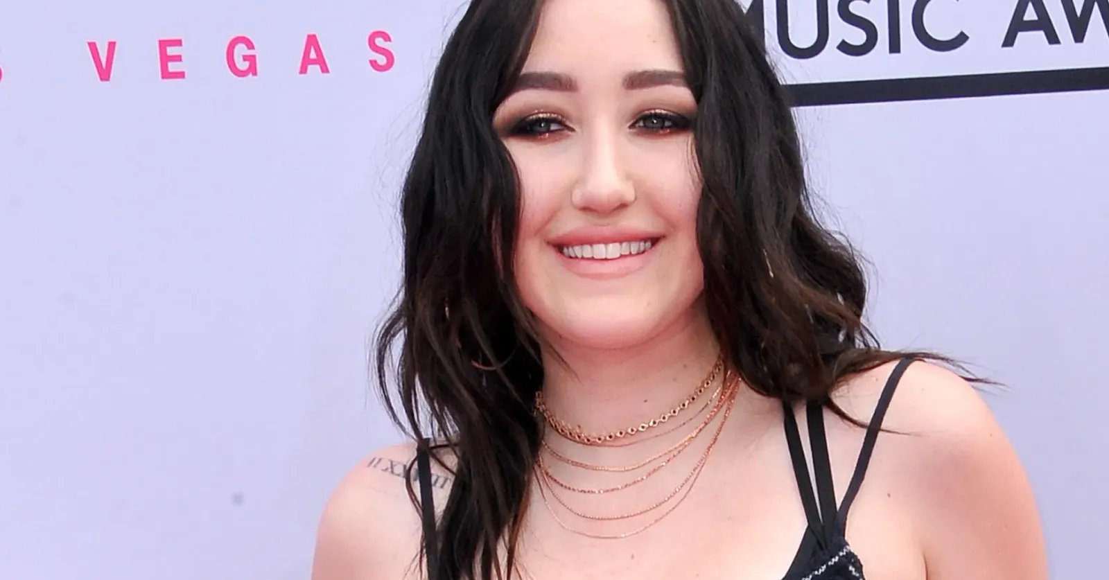 NOAH CYRUS NET WORTH 2022